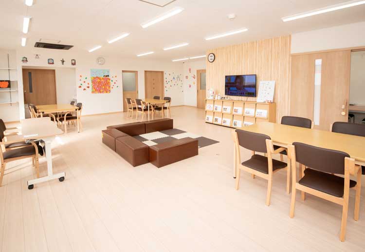 ご見学・体験・通所案内